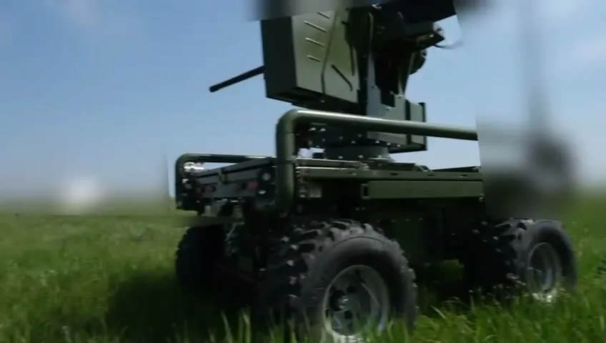 Колісний наземний комплекс із бойовим модулем